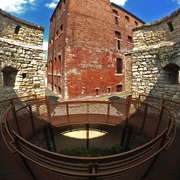 Große Schale Kriminalpanoptikum Aschersleben.