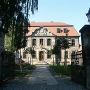 Außenaufnahme der ehemaligen Spiegelschen Kurie am Domplatz, die heute das Städtische Museum beherbergt.