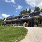 Kreuzeckbahn mit Cafe Kandahar