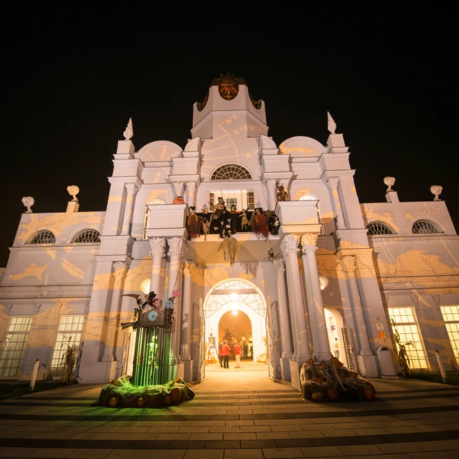 Belantis-Abenteuerreich_Schloss-Grusel-Halloween_Eric Kemnitz_Leipzig-travel.jpg