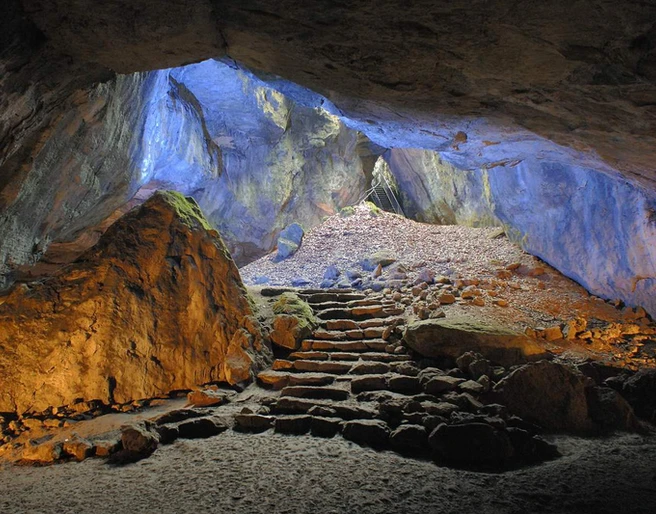 Einhornhöhle / Blaue Grotte