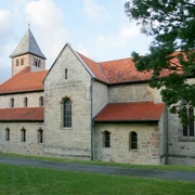 Die Klosterkirche Clus von außen
