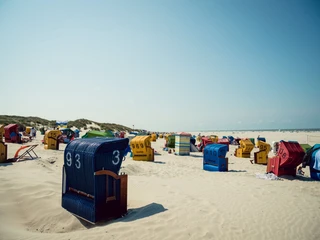 strandkoerbe-strand-juist