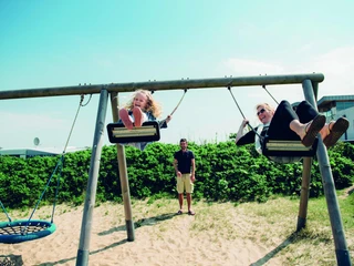 Familienspaß auf dem Spielplatz