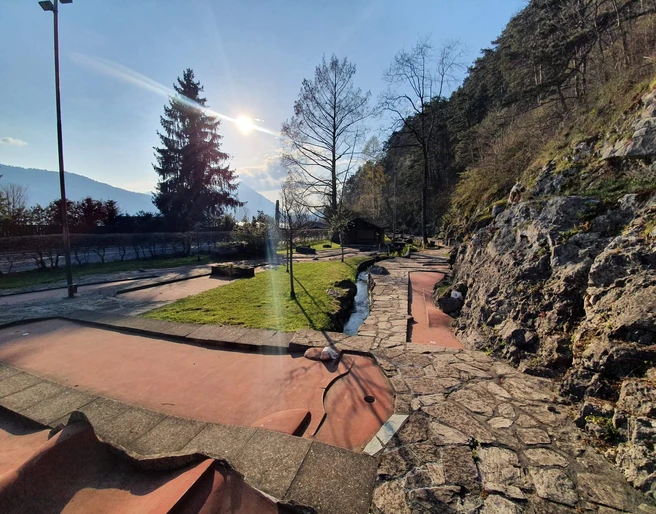 minigolf-manorfarm-neuhaus-niesen