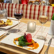 Sauerländer Hof Willingen - gedeckter Tisch.jpg