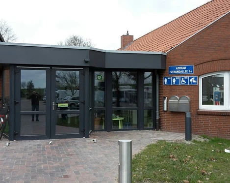OEffentliche_Toilette_Atrium_Nordsee_Butjadingen_Burhave.jpg