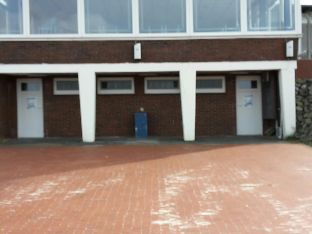 OEffentliche_Toilette_Nordsee_Butjadingen_Eckwarderhoerne.jpg