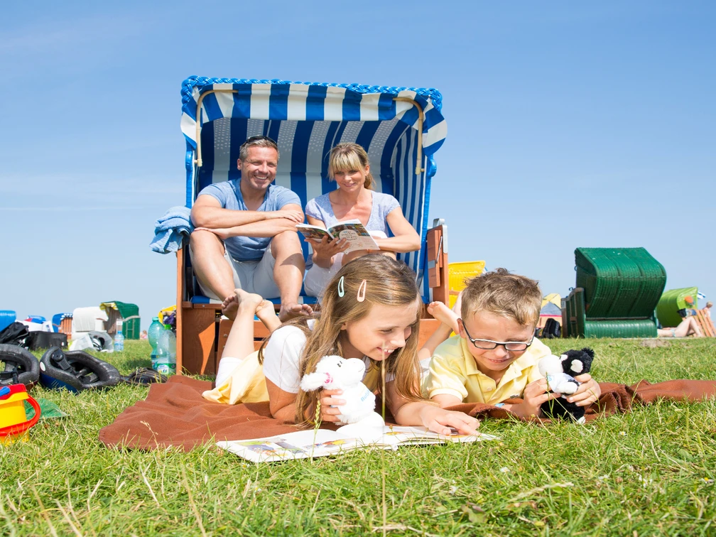 Strandkorb_Strand_Nordsee_Familie_Kinder_Watt_Butjadingen.jpg