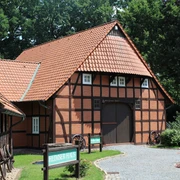 Heringsfängermuseum Heimsen Das Heringsfängermuseum Heimsen in Fachwerkbauweise bietet Einblicke in die Fischereigeschichte.