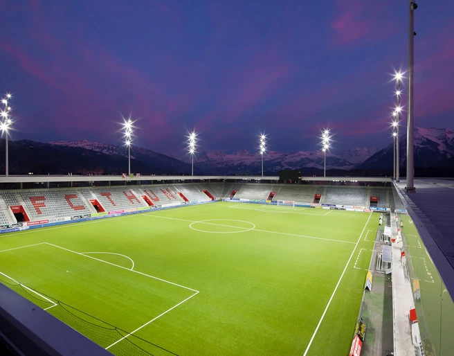 thun-stockhorn-arena-abendstimmung