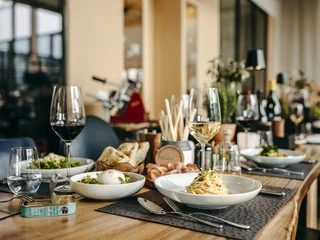 Abendessen in der Vinothek.budersand