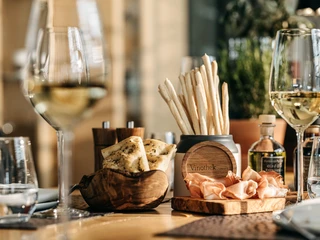 Wein genießen in der Vinothek.budersand