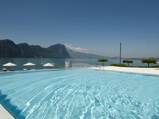 Park Hotel Vitznau Health & Beauty Park Hotel Vitznau - PoolPark Hotel Vitznau - PoolPark Hotel Vitznau - Piscine