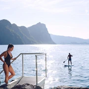Vitznauerhof se baigne dans le lac des Quatre-Cantons Vitznauerhof baden im VierwaldstätterseeVitznauerhof swimming in Lake LucerneVitznauerhof se baigne dans le lac des Quatre-Cantons