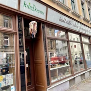 Materialsammlung und Werkstatt krimZkrams - Familienurlaub in Leipzig Die offene Werkstatt und Materialsammlung lädt alle zum Kreativsein ein.