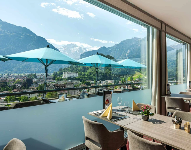 restaurant-top-o-met-hotel-metropole-titelbild-aussicht-jungrau.jpg