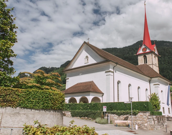 Catholic church of St Mary Aussenansicht der Pfarrkirche St.MariaExterior view of the catholic church of St MaryVue extérieure de l'église paroissiale Sainte-Marie