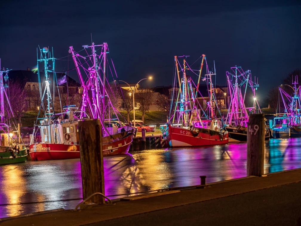 Buesum-Lichterwoche-Hafen-Kutter09.jpg
