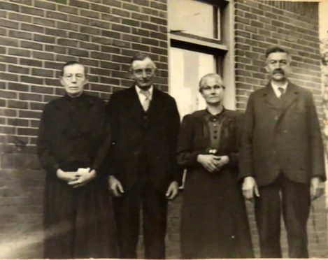 EMM032 - Pastoor De Klaver