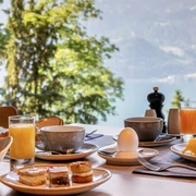restaurant-stein-und-sein-st-beatushoehlen-brunch.jpg