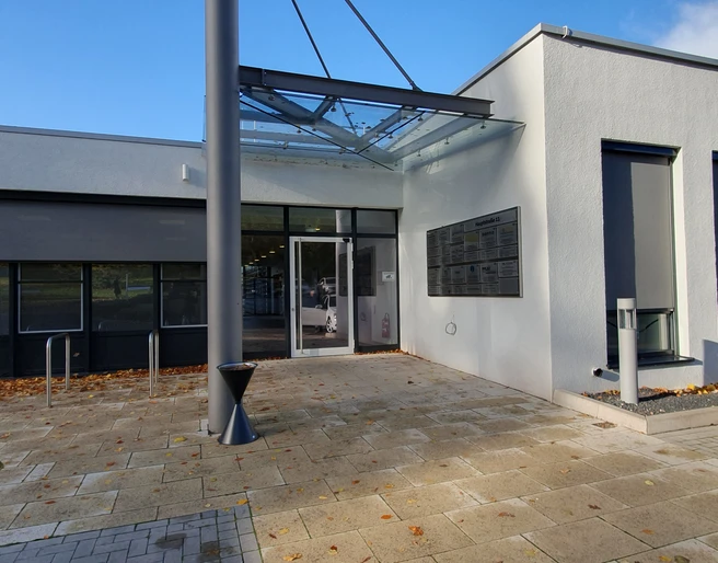 Kurhaus Eingang Chiropraxis am Kurpark