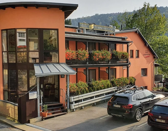 Das Hotel Elbpromenade