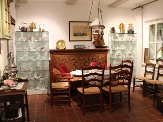 Upkammer im Bünting Teemuseum Das Bild zeigt eine Innenaufnahme vom Bünting Teemuseum