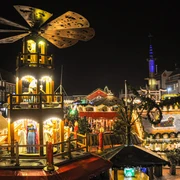 Auricher Weihnachtszauber Panorama mit Pyramide UH