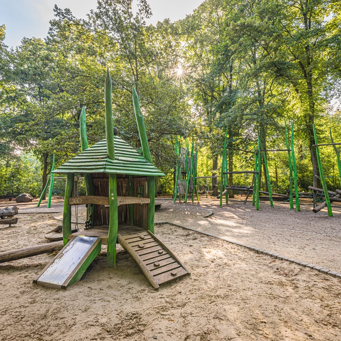 Spielplatz "Louise-Otto-Peters-Platz" - Familie in Leipzig
