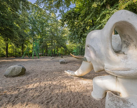 Spielplatz Louise-Otto-Peters-Platz - Familie in Leipzig Im Rosental liegt der Spielplatz "Louise-Otto-Peters-Platz".
