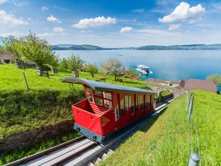 Navette du funiculaire du Buergenstock Standseilbahn und Shuttleschiff des BürgenstocksBürgenstock funicular railway and shuttle boatFuniculaire et bateau-navette du Bürgenstock