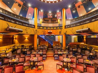 Varieté theatre at the Krystallpalast Varieté Leipzigevent venue | Leipzig Convention Bureau Varieté-Saal der Eventlocation – präsentiert vom Leipzig Convention BureauVarieté theatre at the Krystallpalast Varieté Leipzigevent venue – presented by the Leipzig Convention Bureau