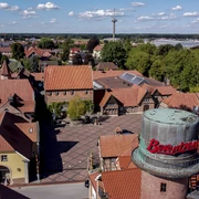 Hof mit Schriftzug.jpg