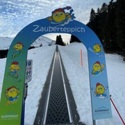 Zauberteppich Stockhütte Torbogen 1.jpg