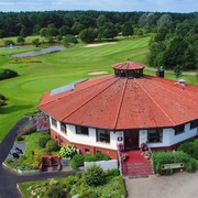 Golfcub Gifhorn.jpg Blick auf das Clubhaus vom Gifhorner Golfclub