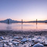 Sonnenuntergang Strandbad Greppen Abendstimmung im Strandbad Greppen mit Blick auf den PilatusEvening atmosphere at Greppen lido with a view of Mount PilatusAmbiance du soir à la plage de Greppen avec vue sur le Pilate