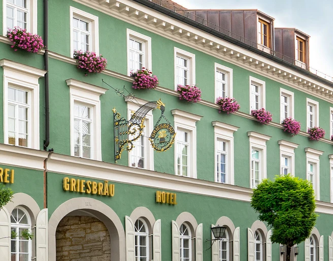 Griesbraeu-Fassade03.jpg