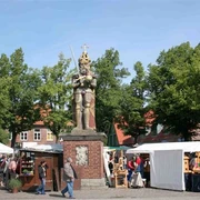 Roland_Statue.jpg
