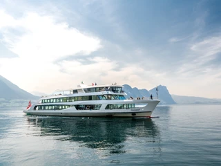 Motorboat Diamond Lake Lucerne Motorschiff Diamant zwischen Beckenried und VitznauMotorboat Diamond between Beckenried and VitznauBateau à moteur Diamant entre Beckenried et Vitznau