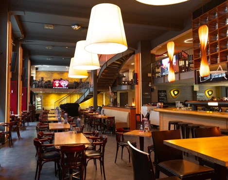 Barfusz Restaurant und Bar - Gastronomien in Leipzig Das Barfusz liegt direkt auf der begehrten Leipziger Kneipenmeile Barfußgäßchen - Essen und Drinks in modernem Ambiente