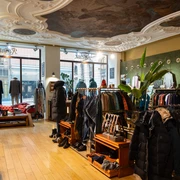 Bazar Royal Bekleidungsgeschäft in der Mädler Passage  Im Bazar Royal findet ihr hochwertige Markenbekleidung