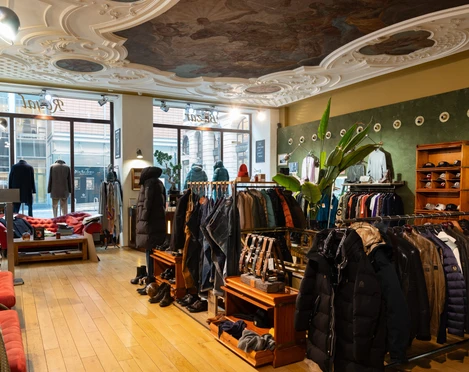 Bazar Royal Bekleidungsgeschäft in der Mädler Passage  Im Bazar Royal findet ihr hochwertige Markenbekleidung