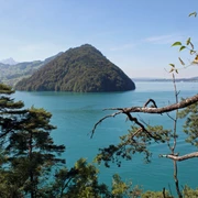 Obere Nas Aussicht von der oberen Nas auf den VierwaldstätterseeView of Lake Lucerne from the upper NasVue sur le lac des Quatre-Cantons depuis le Nas supérieur
