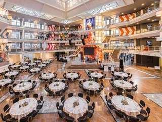 Meeting room Galahalle at the event venue GLOBANA Messe & Event Campus | Leipzig Convention Bureau  Tagungsraum Galahalle in der Eventlocation GLOBANA Messe & Event Campus – präsentiert vom Leipzig Convention BureauMeeting room Galahalle at the event venue GLOBANA Messe & Event Campus – presented by the Leipzig Convention Bureau