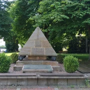 Minden_Sympher-Denkmal.jpg Das Bild zeigt das Sympher-Denkmal.