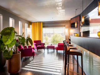 Reception Rezeption mit SitzgelegenheitenReception with seating