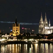 Köln bei Nacht Skyline mit Kölner Dom bei NachtSkyline with Cologne Cathedral at night