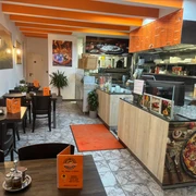 Bild Innenraum Jokas Pizzeria.jpg