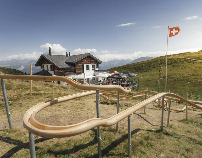 kugelbahn-bettmerhuette-familie-bettmeralp-sommer-aletsch-arena-marco-schnyder-07.jpg